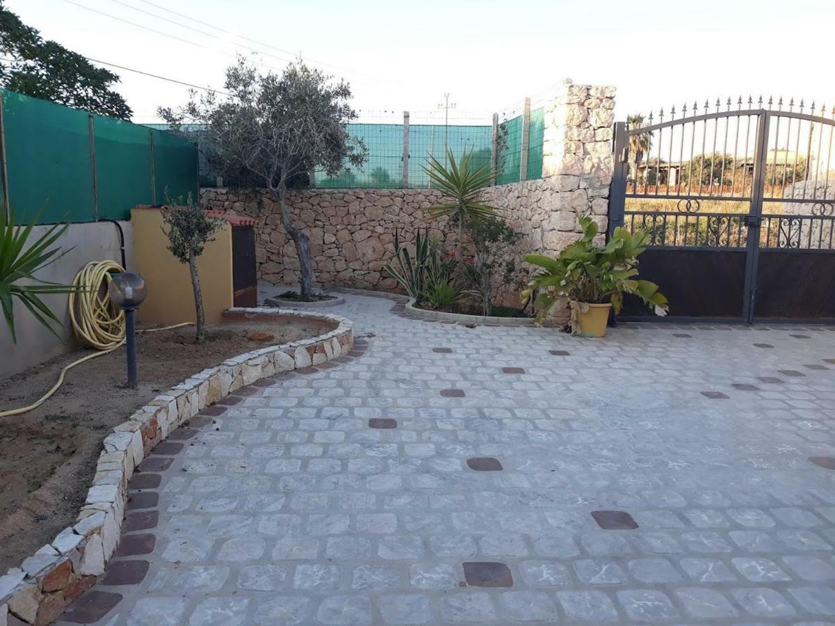 Le Casette Di Simona Lampedusa Bagian luar foto